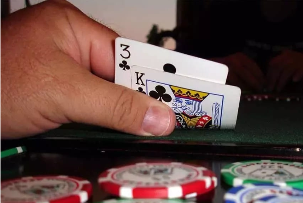 HHPOKER俱乐部推荐加入，翻前这三种牌型可别轻易碰，德扑圈官网进入