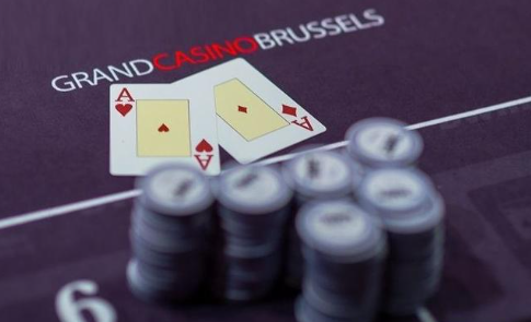 德州扑克PLO策略深度解析HHPOKER俱乐部上的玩家：数学模型与实战技巧全攻略